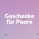 Geschenke für Paare auf rosa Hintergrund mit Sternen – romantische Geschenkideen für Weihnachten und Anlässe.